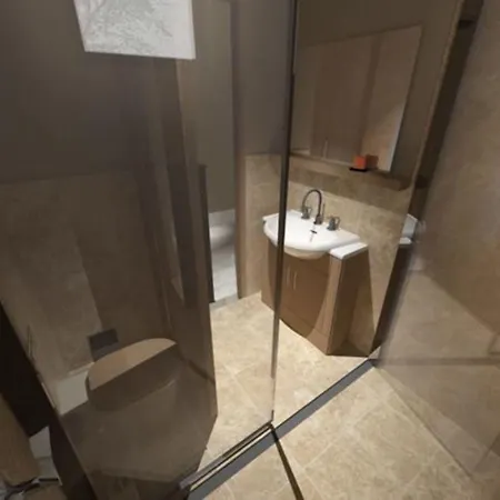 Sebastian 2* ביטז